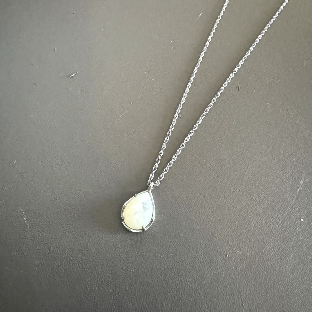 Kendra Scott Teardrop Necklace